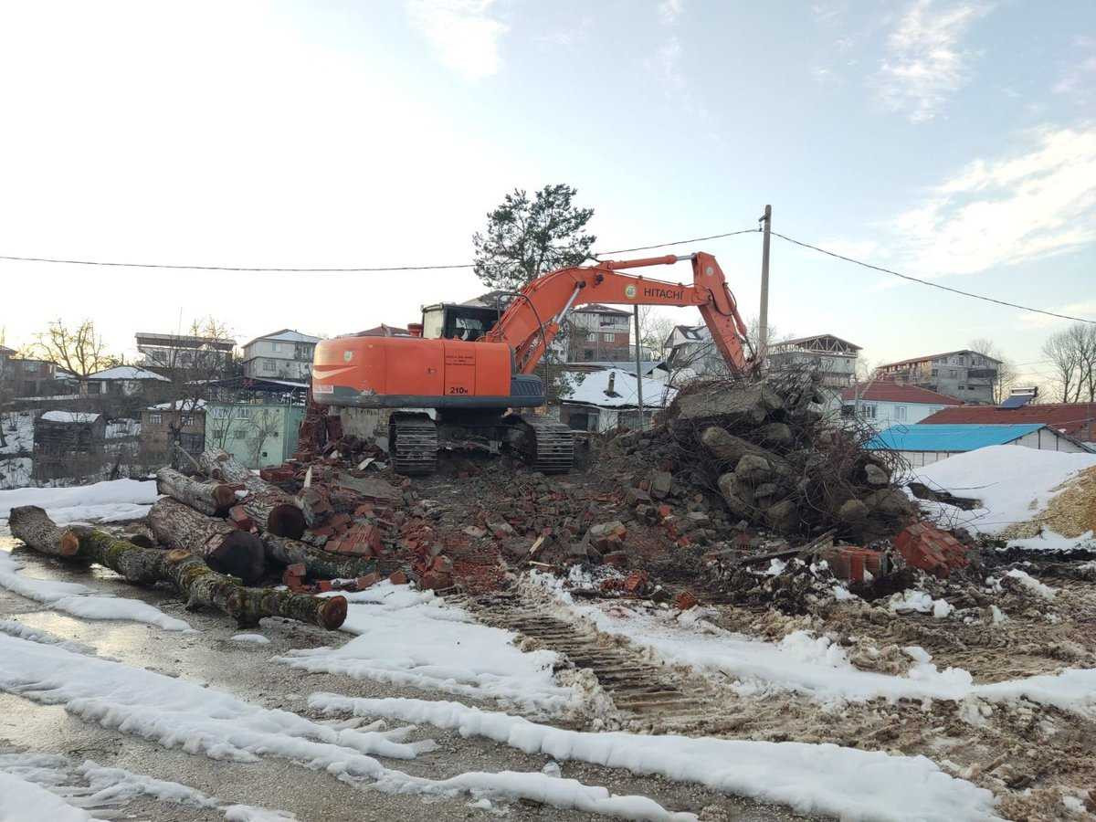 BAĞIMLILIKLA MÜCADELE METRUK BİNA YIKIMLARI DEVAM EDİYOR