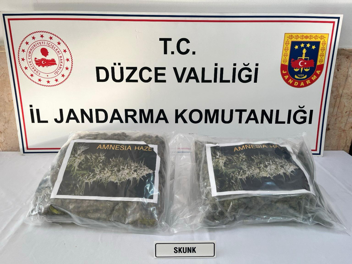 JANDARMA EKİPLERİNDEN UYUŞTURUCA GEÇİT YOK